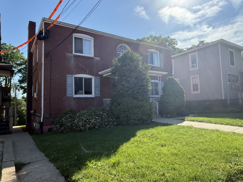 533 Station St, Bridgeville, PA à vendre - Photo du bâtiment - Image 2 de 9