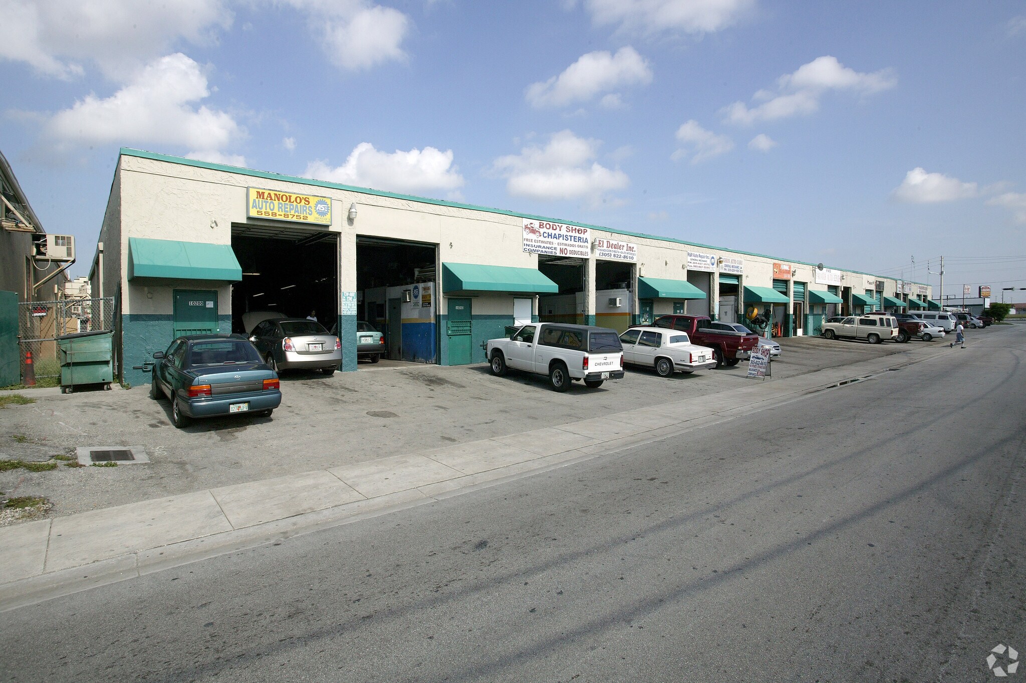 10200-10230 NW 80th Ave, Hialeah, FL for lease Primary Photo- Image 1 of 7
