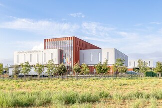 Plus de détails pour Local d'activités à louer