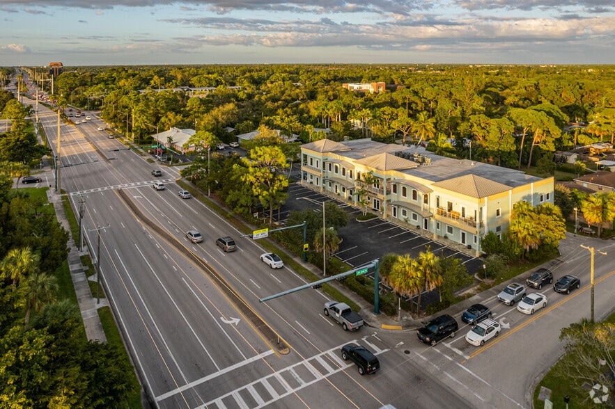 1300 Goodlette Rd N, Naples, FL for lease - Aerial - Image 2 of 9