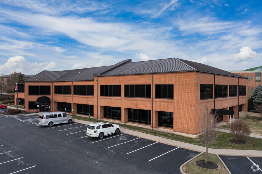 2845 Chancellor Dr, Crestview Hills, KY à louer - Photo principale - Image 1 de 4