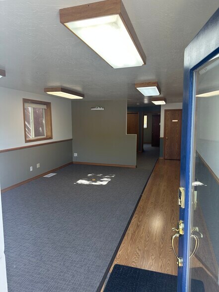 325-327 E. Broadway, Missoula, MT à louer - Photo du bâtiment - Image 3 de 19