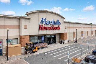 Plus de détails pour 400 Mill Creek Dr, Secaucus, NJ - Commerce de détail à louer