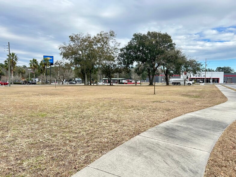 2550 N Main St, Gainesville, FL à vendre - Photo du bâtiment - Image 1 de 16