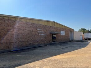1020 Bowie St, Texarkana, TX for lease Building Photo- Image 1 of 4
