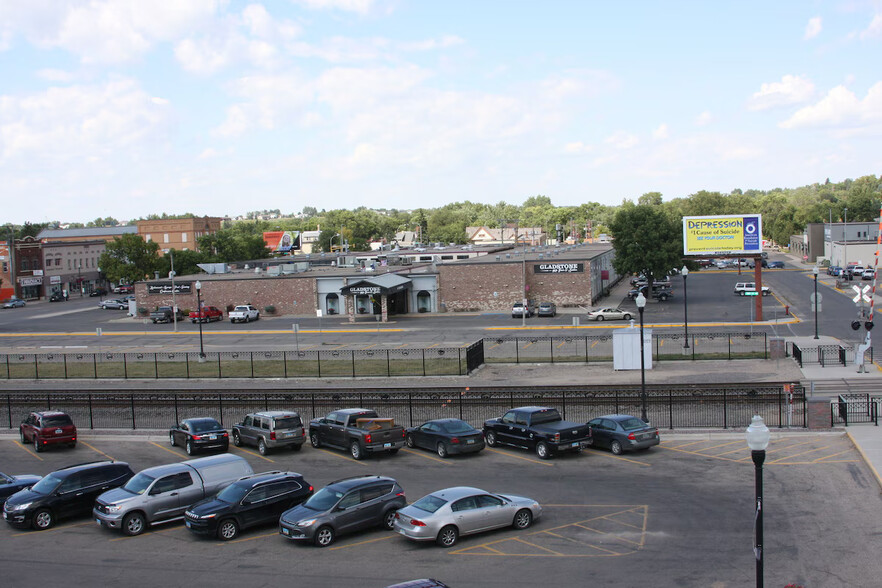 111 2nd St, Jamestown, ND for sale - Building Photo - Image 3 of 17