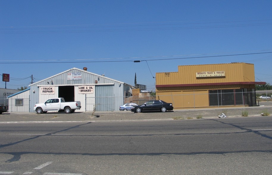 1220 S 9th St, Modesto, CA for lease - Building Photo - Image 2 of 4