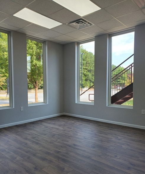 3775 Venture Dr, Duluth, GA for lease - Interior Photo - Image 2 of 23