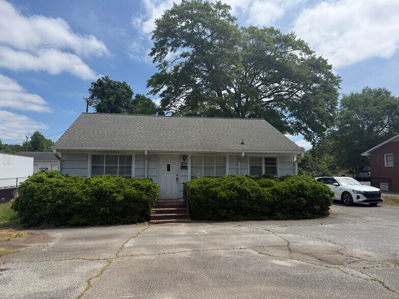 1215 Boiling Springs Rd, Spartanburg, SC à louer - Photo du bâtiment - Image 2 de 10