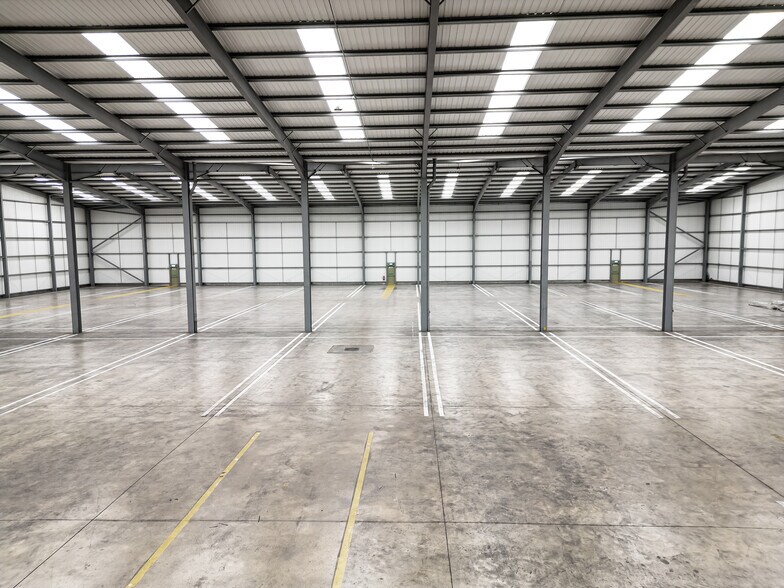 Bridge Rd, Wrexham à louer - Photo du bâtiment - Image 2 de 17