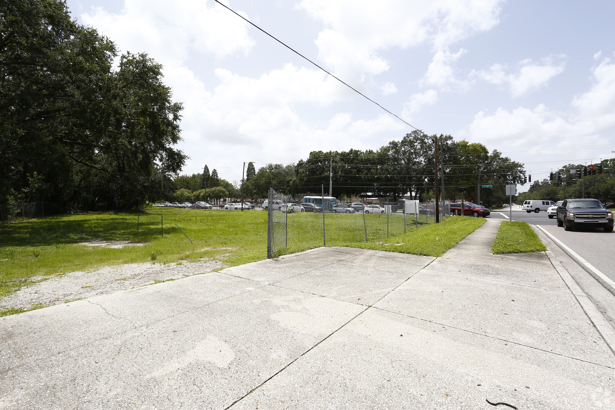 102 E Bloomingdale Ave, Brandon, FL for sale Primary Photo- Image 1 of 1