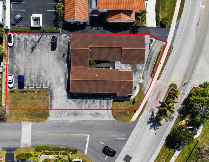 1130 Bayview Dr, Fort Lauderdale, FL à louer - Photo du bâtiment - Image 3 de 38