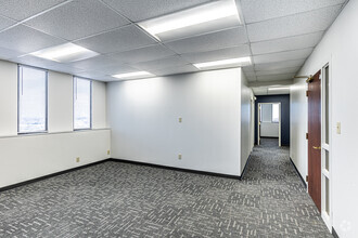 4240 Blue Ridge Blvd, Kansas City, MO for lease Interior Photo- Image 2 of 2