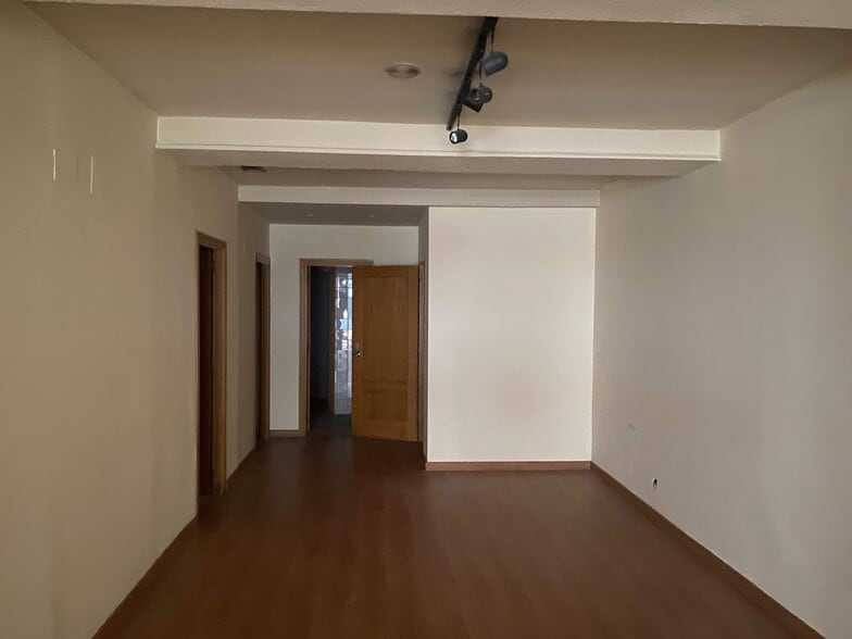 Calle Héroes Leoneses, 1, León, León for lease - Interior Photo - Image 2 of 17