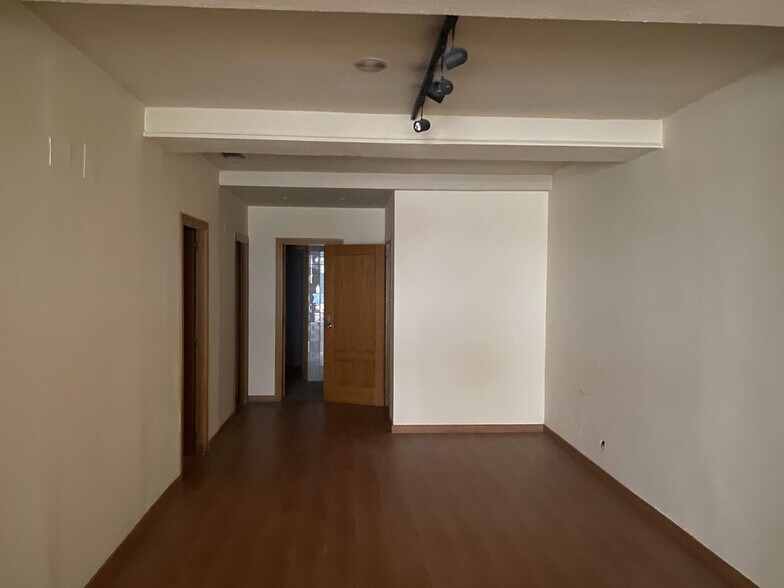 Calle Héroes Leoneses, 1, León, León for lease - Interior Photo - Image 2 of 17