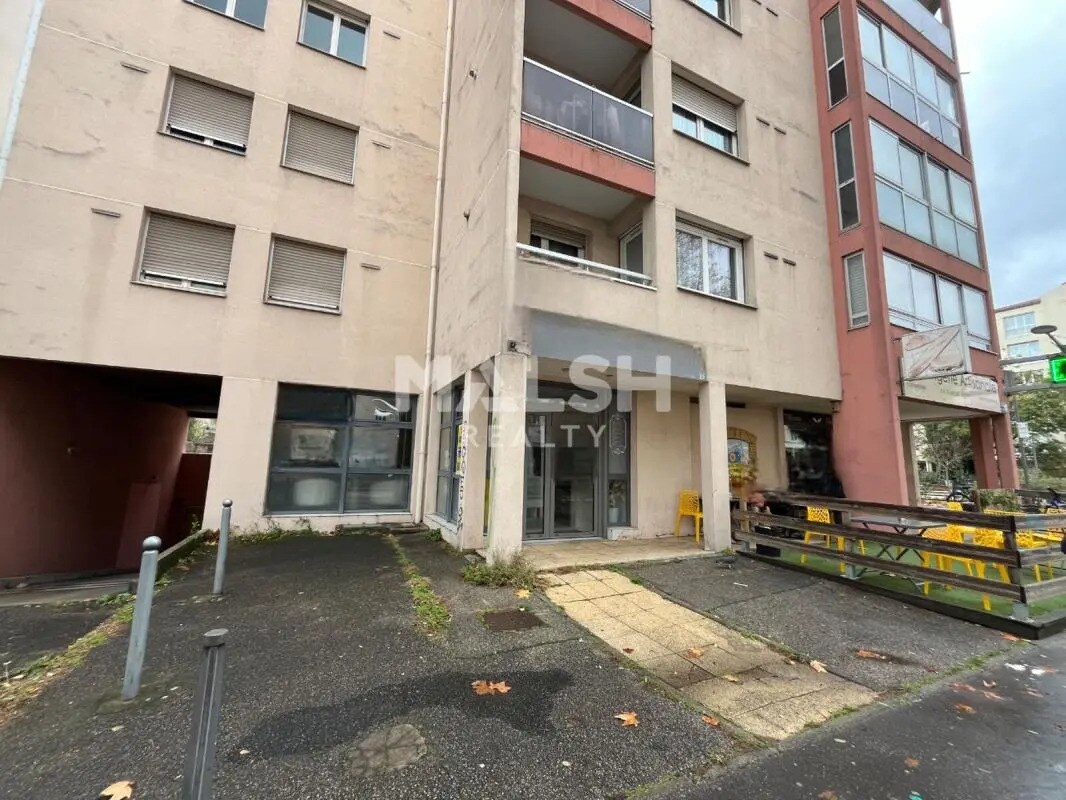 Commerce de détail dans Lyon à vendre Photo du bâtiment- Image 1 de 6