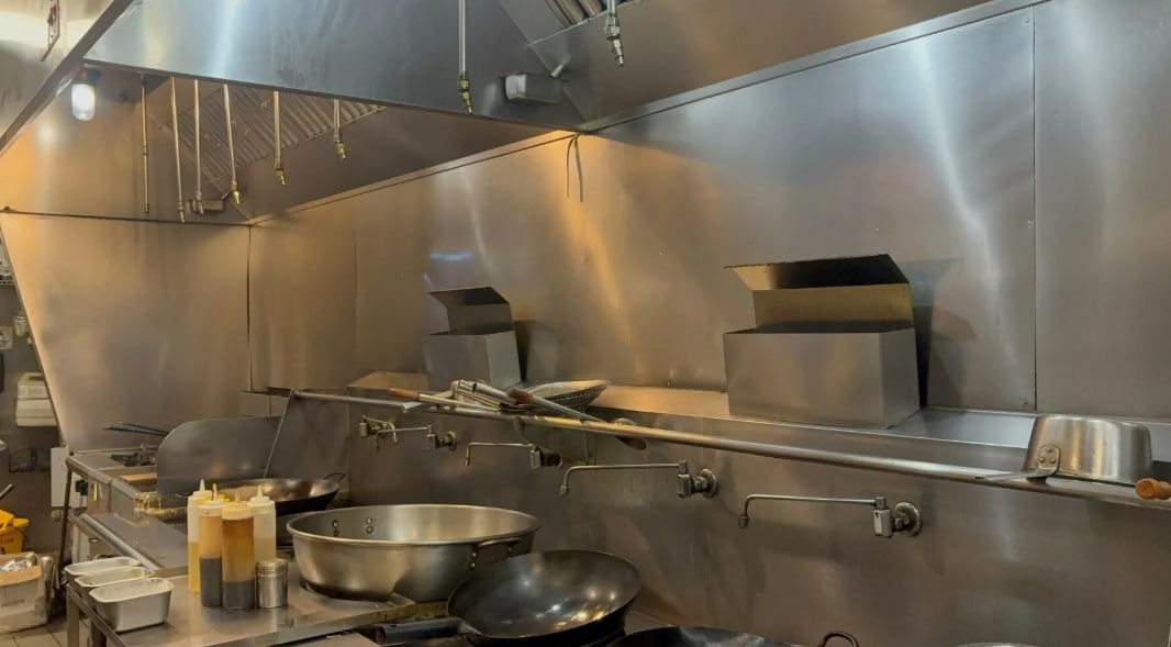 9105 Macomb St, Grosse Ile, MI for sale Primary Photo- Image 1 of 7