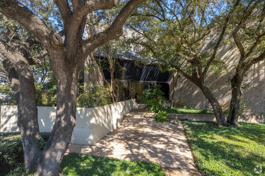 6550 Long Point Rd, Houston, TX for lease - Building Photo - Image 3 of 5