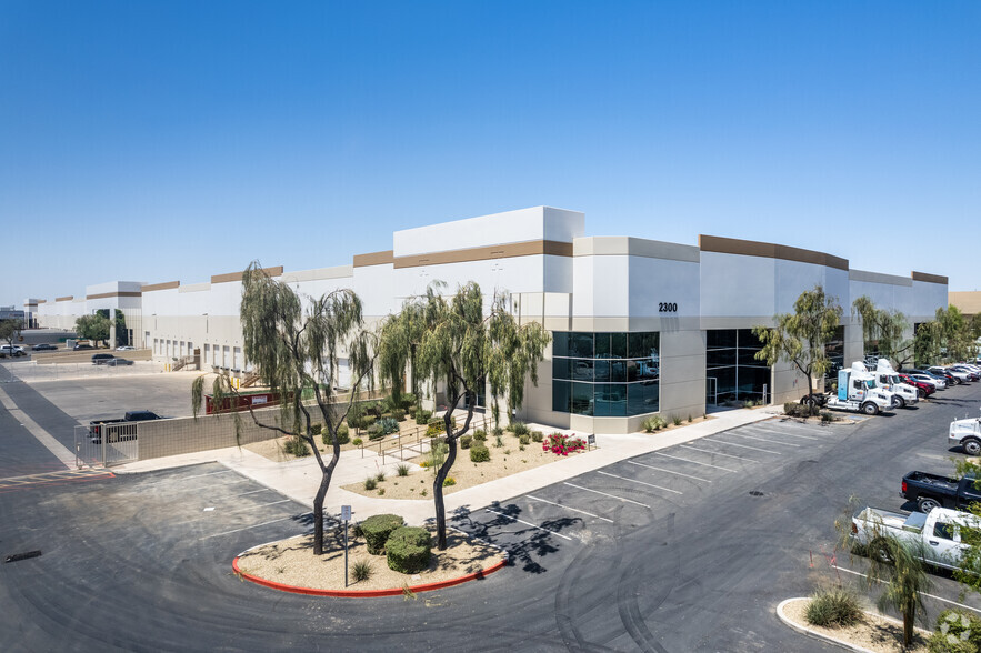 2300 S 51st Ave, Phoenix, AZ for lease - Building Photo - Image 1 of 6