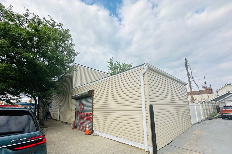 13502 Rockaway Blvd, Jamaica, NY à vendre - Photo du bâtiment - Image 3 de 15