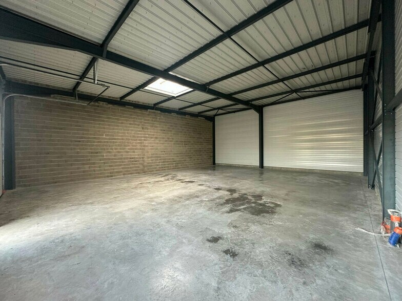 Flex in for lease - Interior Photo - Image 2 of 6