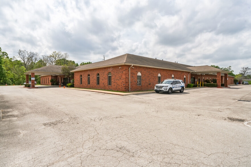 3420 Veterans Cir, Beaumont, TX à vendre - Photo du bâtiment - Image 2 de 6