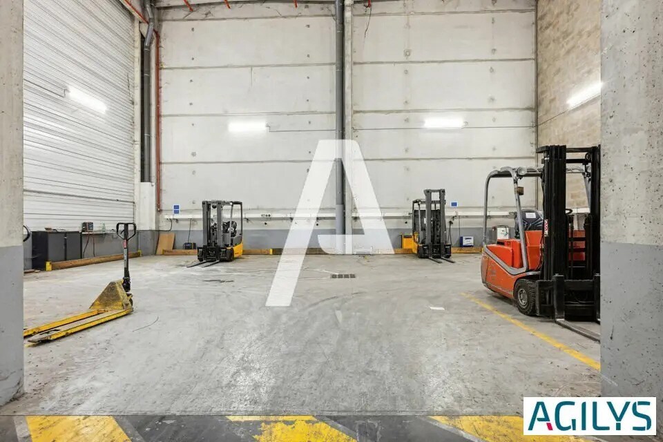 Industrial in Roissy-en-Brie for lease Interior Photo- Image 1 of 7