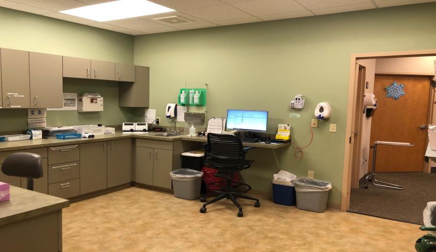 4000 N Illinois Ln, Swansea, IL for sale - Interior Photo - Image 2 of 10