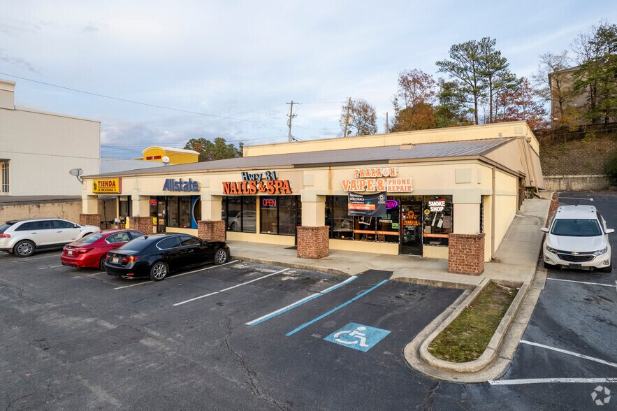 1633 Montgomery Hwy, Birmingham, AL à louer - Photo du bâtiment - Image 1 de 5