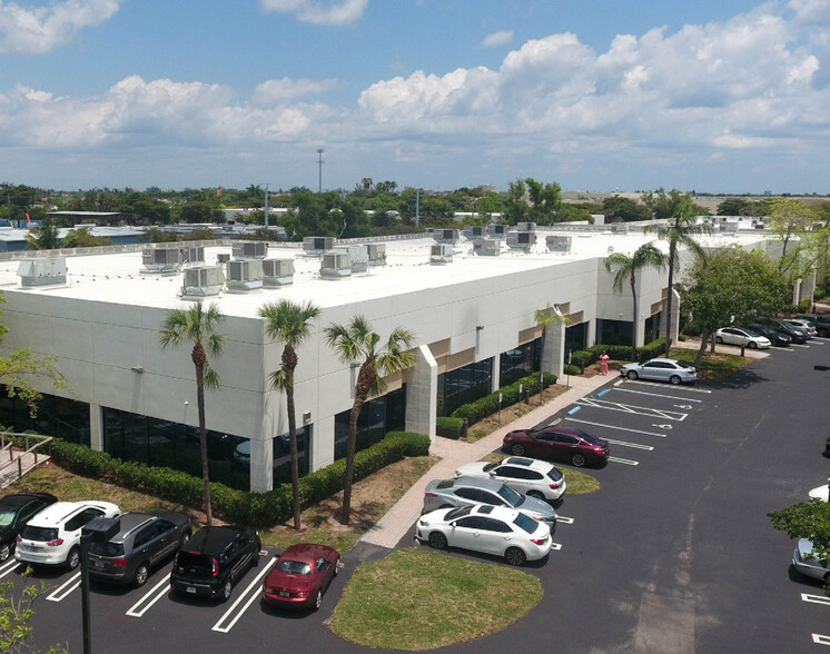 3600-3665 Park Central Blvd N, Pompano Beach, FL for lease - Building Photo - Image 1 of 3