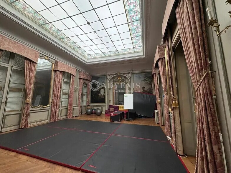 Bureau dans Lille à louer - Photo du bâtiment - Image 2 de 10