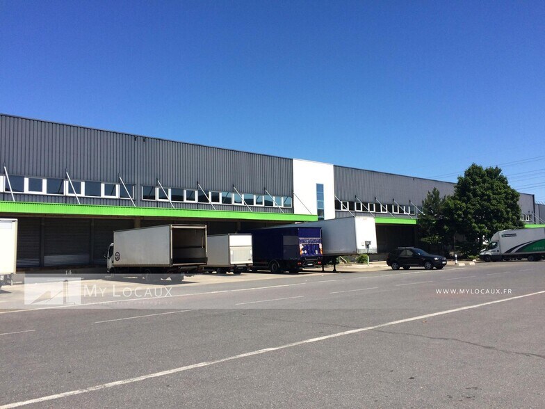 Industrial in Herblay-sur-Seine for lease - Building Photo - Image 2 of 7