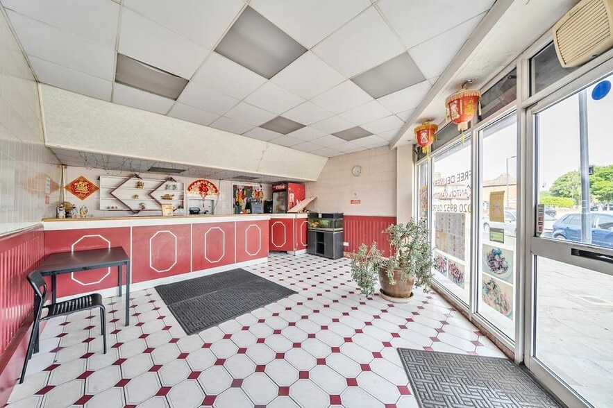 Mollison Way, Edgware for sale - Building Photo - Image 2 of 11