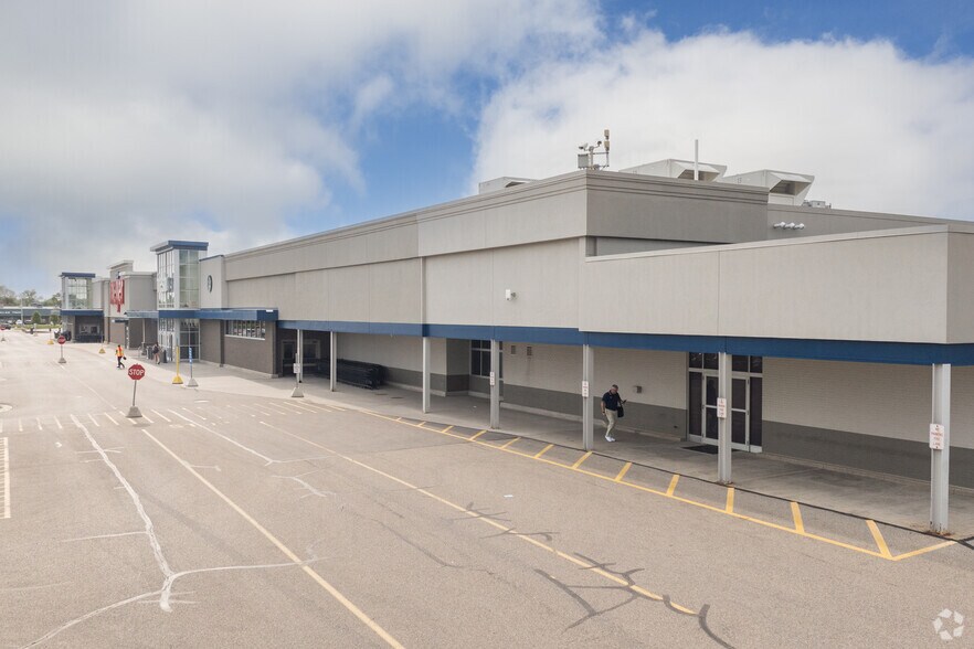 550 Baldwin St, Jenison, MI à louer - Photo du bâtiment - Image 3 de 5