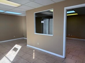1676-1710 Barcrest Dr, Memphis, TN for lease Interior Photo- Image 2 of 8