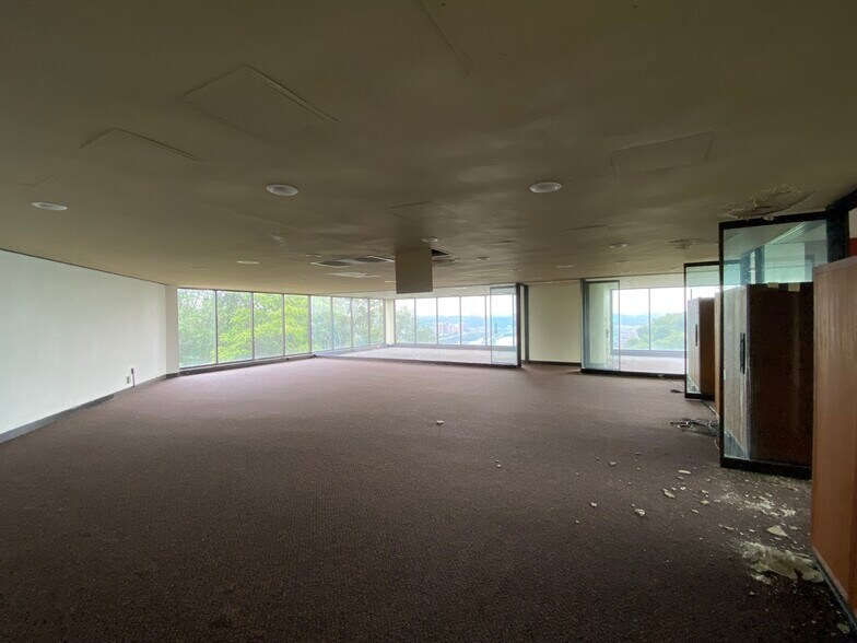 55 Wyoming St, Pittsburgh, PA à vendre - Photo du bâtiment - Image 3 de 11