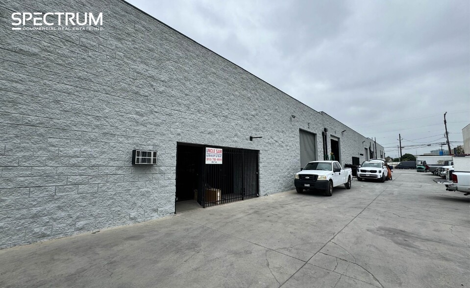 14538-14540 Keswick St, Van Nuys, CA for lease - Building Photo - Image 3 of 7