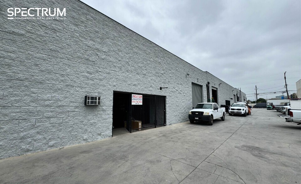 14538-14540 Keswick St, Van Nuys, CA à louer - Photo du bâtiment - Image 3 de 7