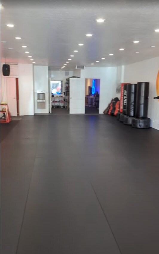 Plus de détails pour 330 E 4th St, Loveland, CO - Commerce de détail à louer
