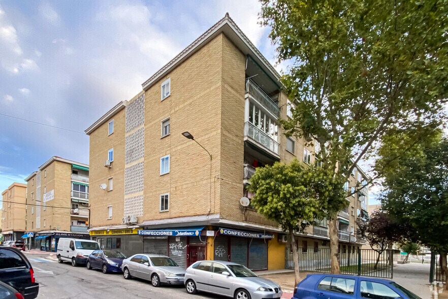 Calle San Antón, 72, Parla, Madrid à vendre - Photo du bâtiment - Image 2 de 2