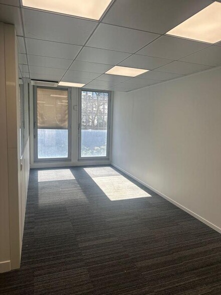 66 Avenue Des Champs Elysées, Paris for lease - Interior Photo - Image 3 of 6
