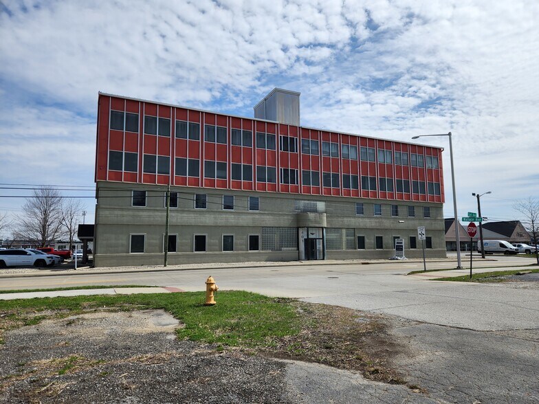 401 S Earl Ave, Lafayette, IN à louer - Photo principale - Image 1 de 21