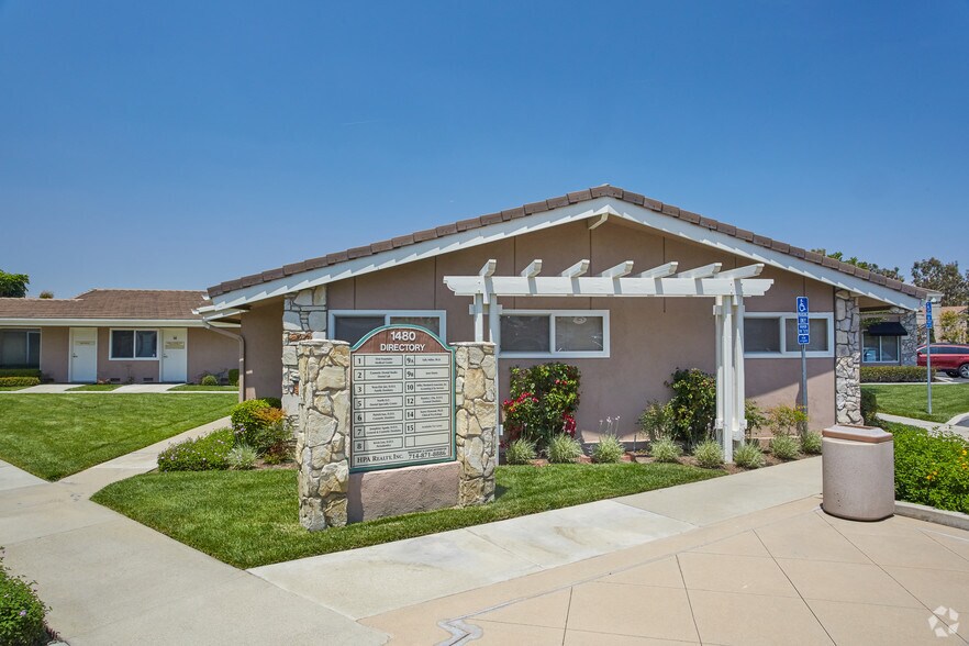 1480 S Harbor Blvd, La Habra, CA à louer - Photo du bâtiment - Image 3 de 9