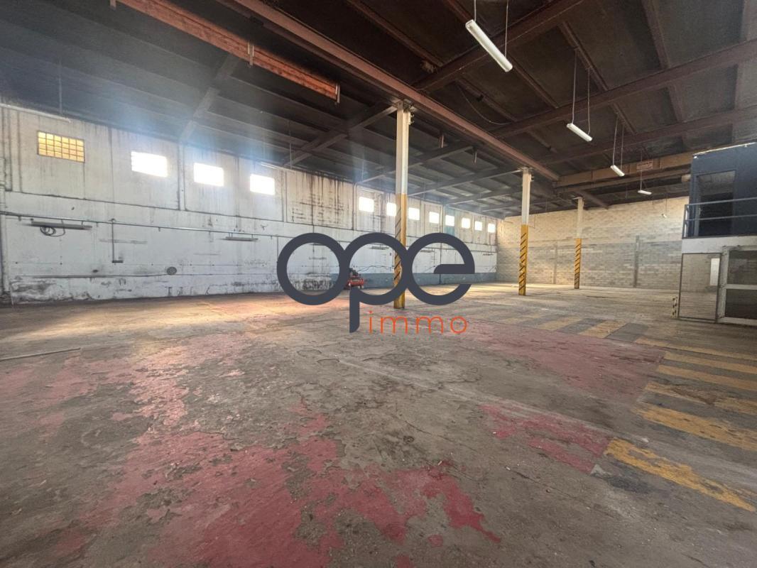 Industrial in Bobigny for lease Interior Photo- Image 1 of 10