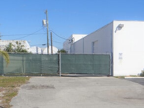 245 SW 33rd St, Fort Lauderdale, FL for lease Building Photo- Image 1 of 8