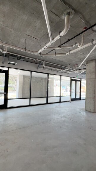 Plus de détails pour 1701 N Florida Ave, Tampa, FL - Commerce de détail à louer