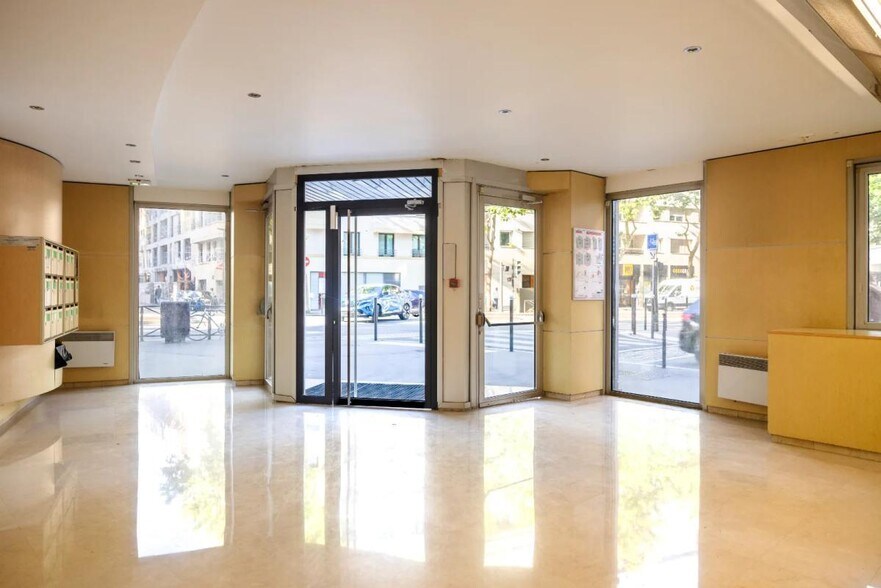 98 Route De La Reine, Boulogne-Billancourt à louer - Hall d’entrée - Image 2 de 5