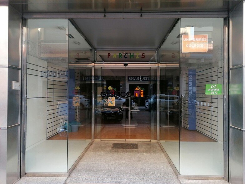 Retail in Ontinyent, Valencia for lease - Lobby - Image 2 of 9