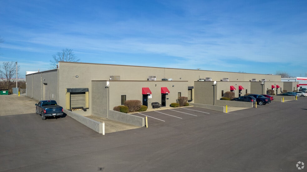 2476-2500 Creekway Dr, Columbus, OH for lease - Building Photo - Image 1 of 7