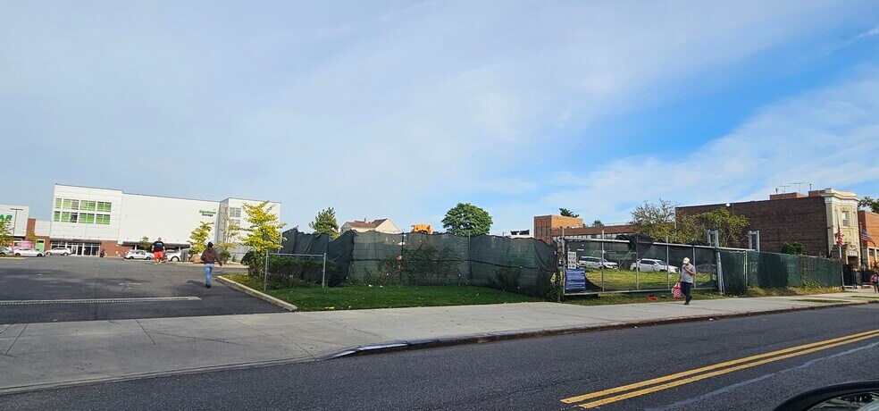 439 Tompkins Ave, Staten Island, NY à vendre - Photo du bâtiment - Image 3 de 3